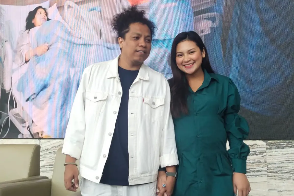 Indah Permatasari dan Arie Kriting dikaruniai anak pertama (Istimewa)