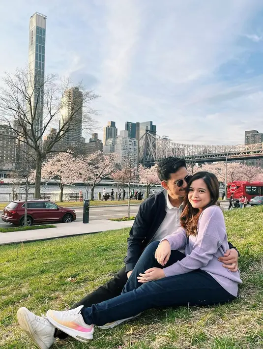 <p>Lewat foto dan video, Tasya Kamila mengabadikan perjalanan rumah tangganya dengan Randi Bachtiar. Di antaranya saat liburan bersama. (Instagram/tasyakamila)</p>