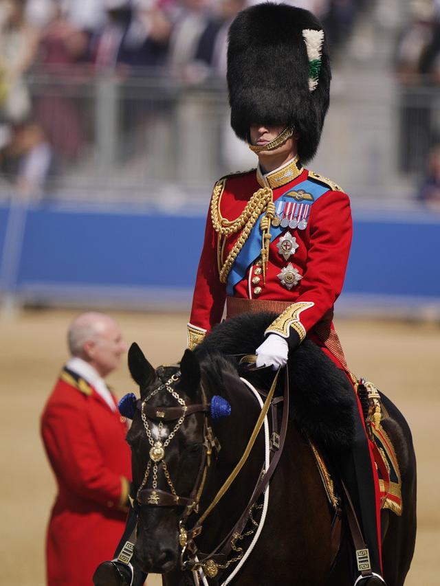 Pangeran William di rehearsal Trooping the Colour, parade ultah untuk Raja Charles III. (AP Photo/Alberto Pezzali)