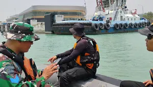 Detik-detik Pria Asal Cilegon Terjun ke Laut