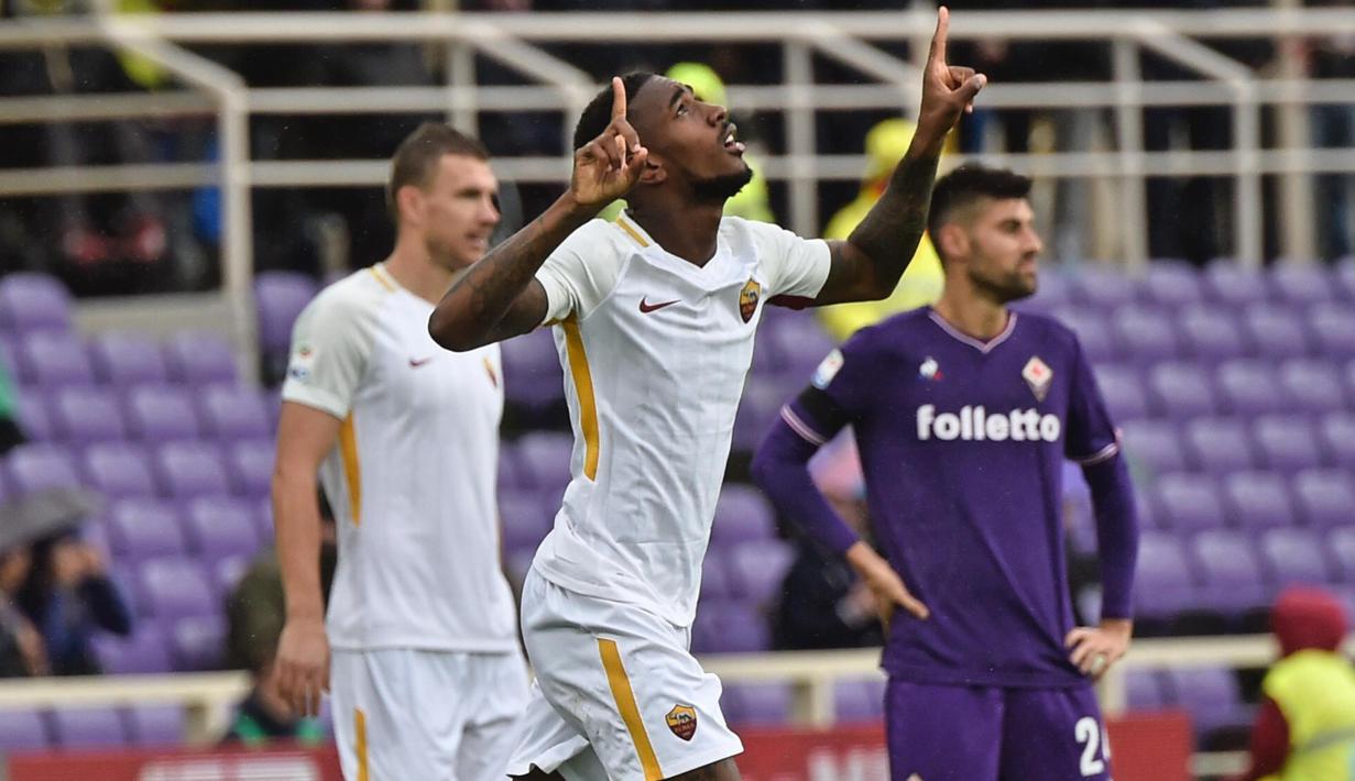 Pemain AS Roma, Gerson mencetak dua gol ke gawang Fiorentina pada laga Serie A di Artemio Franchi stadium, Florence, (5/11/2017). AS Roma menang 4-2.  (Maurizio degl'Innocenti/ANSA via AP)