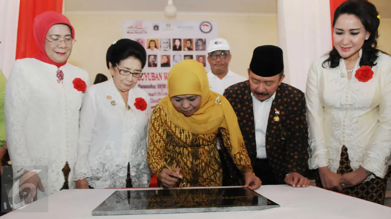 20161216-Mensos-Resmikan-1000-Cap-Tangan-Wanita-Pejuang-45-Jakarta-HA