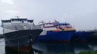 Sejumlah kapal yang biasa melayani jalur ke daerah kepulauan Sulut, berlabuh di Pelabuhan Manado.
