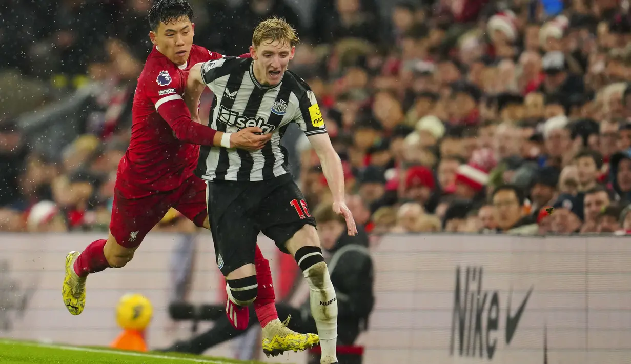 Liverpool memukul tamunya Newcastle United dengan skor 4-2.  (AP Photo/Jon Super)