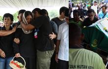 9 Foto Pemakaman Dina Mariana Dipenuhi Tangisan Keluarga, Ezra Mandira Mengucapkan Selamat Jalan kepada Ibu Tercinta