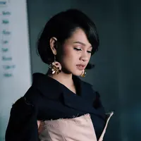 Andien Aisyah makin stylish dengan outfit dari local brand Indonesia. (Sumber foto: andienaisyah/instagram)