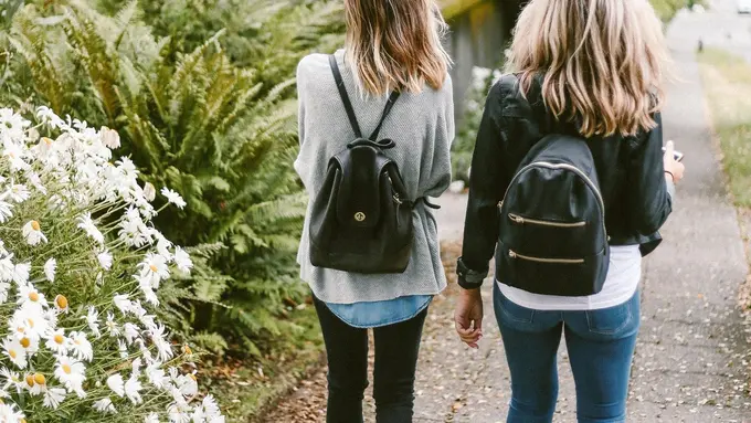 [bintang] Perbanyak Teman dari 3 Zodiak Ini Kalau Ingin Tertular Energi Positif