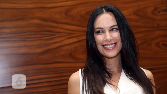 [Bintang] 8 Artis Indonesia yang Dianugerahi Wajah Awet Muda