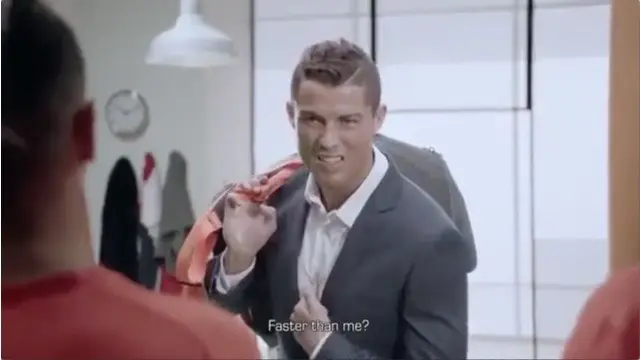 Cristiano Ronaldo tampil sebagai model iklan provider internet di Israel dan dihujat netizen karena dinggap memberi dukungan pada Israel.