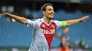 Striker AS Monaco, Wissam Ben Yedder melakukan selebrasi usai mencetak gol kedua timnya ke gawang Montpellier dalam laga lanjutan Liga Prancis 2020/21 pekan ke-20 di Mosson Stadium, Montpellier, Jumat (15/1/2021). AS Monaco menang 3-2 atas Montpellier. (AFP/Pascal Guyot)