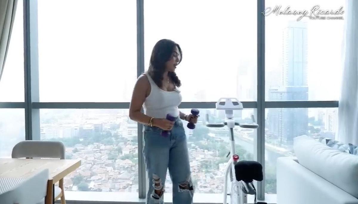 9 Potret Apartemen Melaney Ricardo Bergaya Minimalis dan Homey, Sering Jadi Spot Bikin Konten