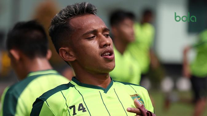 Irfan Jaya Tampil dengan Gaya Rambut Baru di Piala 