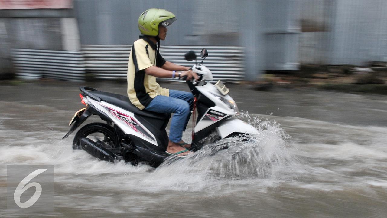 20161004-Pejaten Banjir-Jakarta- Yoppy Renato