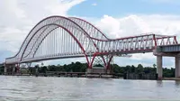 Menengok Indahnya Jembatan Terpanjang di Kalimantan