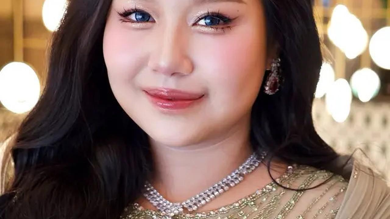6 Potret Sisca Kohl di Sangjit Jessica Jane, Memukau dengan Soft Douyin Makeup