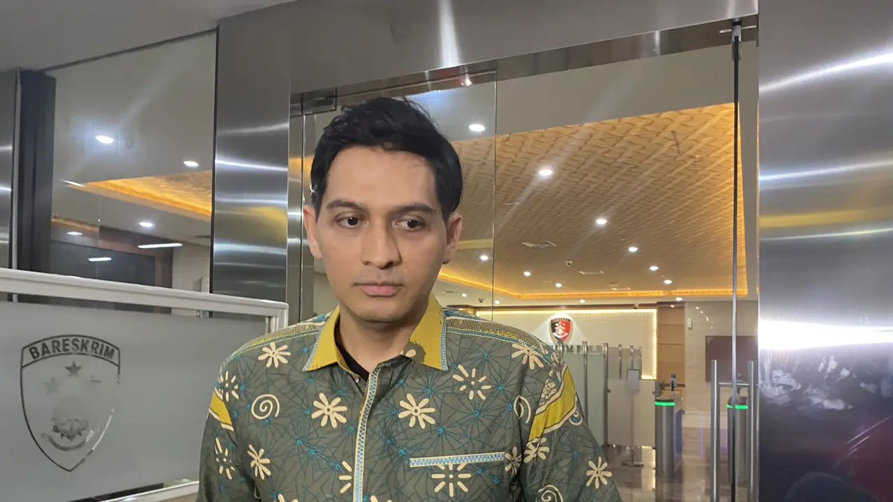 Mantan Wakil Bupati Indramayu Lucky Hakim usai bersaksi dalam kasus dugaan penistaan agama di Pondok Pesantren Al Zaytun oleh Panji Gumilang