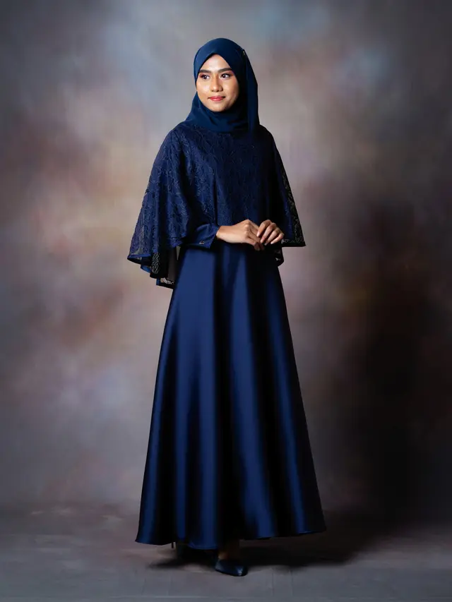 Gamis A-Line Kombinasi Cape Brokat