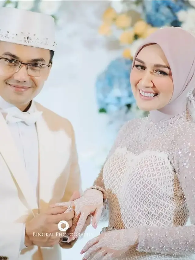 Dine Mutiara Pakai Hijab