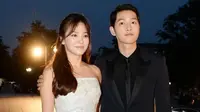 Setelah membuat penasaran, Song Joong Ki akhirnya mengungkapkan hubungannya dengan Song Hye Kyo.