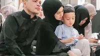 Makin Ganteng, Begini Potret Terbarunya Air Rumi Akbar Bersama Irish Bella