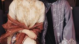 Thariq turut hadir mendukung sang istri dalam acara spesial ini. Tatapannya penuh kebanggaan saat melihat Aaliyah berjalan dengan percaya diri di atas panggung. Momen ini semakin menguatkan kesan harmonis dalam rumah tangga mereka yang tengah menanti anggota keluarga baru. (Liputan6.com/IG/@aaliyah.massaid)