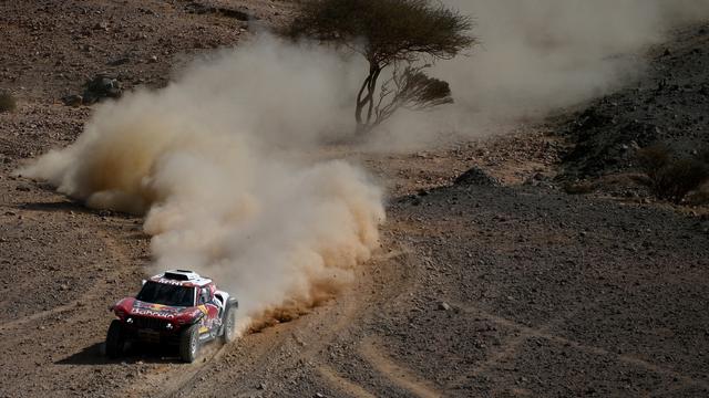 Carlos Sainz memimpin stage ketiga Reli Dakar 2020