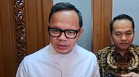 Wakil Menteri Dalam Negeri (Wamendagri) Bima Arya Sugiyarto usai bertemu dengan Wali Kota Solo di Balai Kota Solo pada Selasa (21/10/2025). (Foto: Liputan6.com/Fajar Abrori).