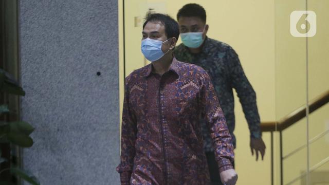 Usai Diperiksa KPK, Azis Syamsuddin Bungkam