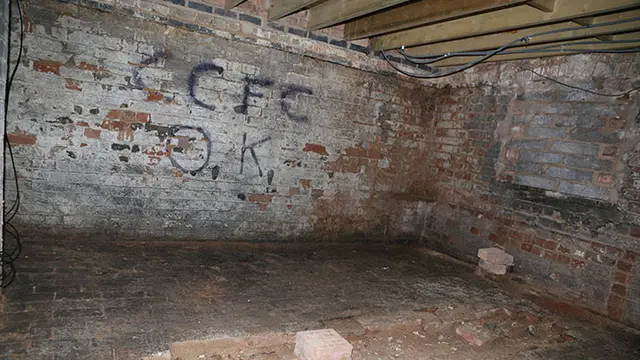 Pria Ini Temukan Pintu Rahasia di Apartemennya, Ternyata Ada Ruangan Misterius