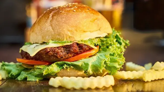 Bahaya makan burger/copyright Pixabay.com/Engin_Akyurt