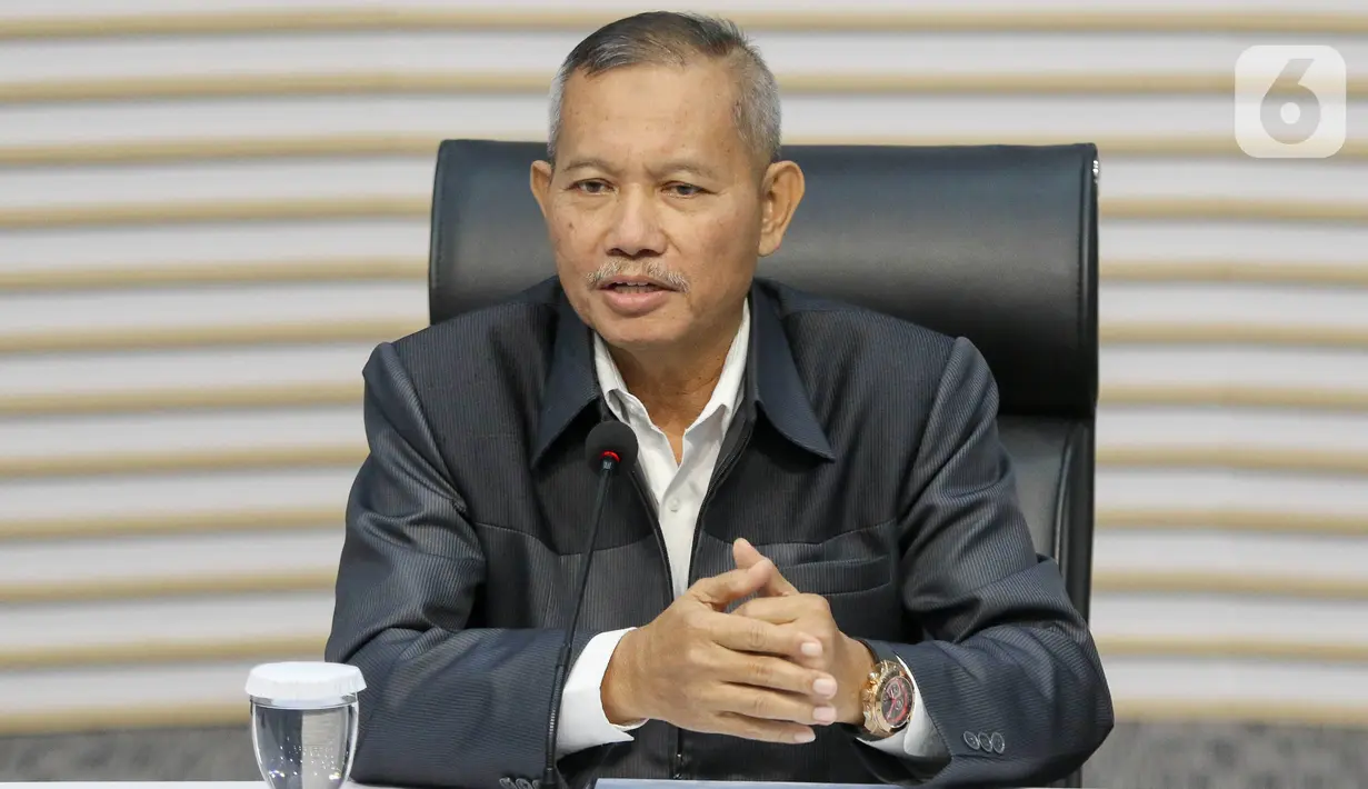 Terkait kasus ini, KPK setidaknya sudah menggeledah sekitar 10 rumah serta 46 kantor dinas dan organisasi perangkat daerah untuk mencari barang bukti. (Liputan6.com/Herman Zakharia)