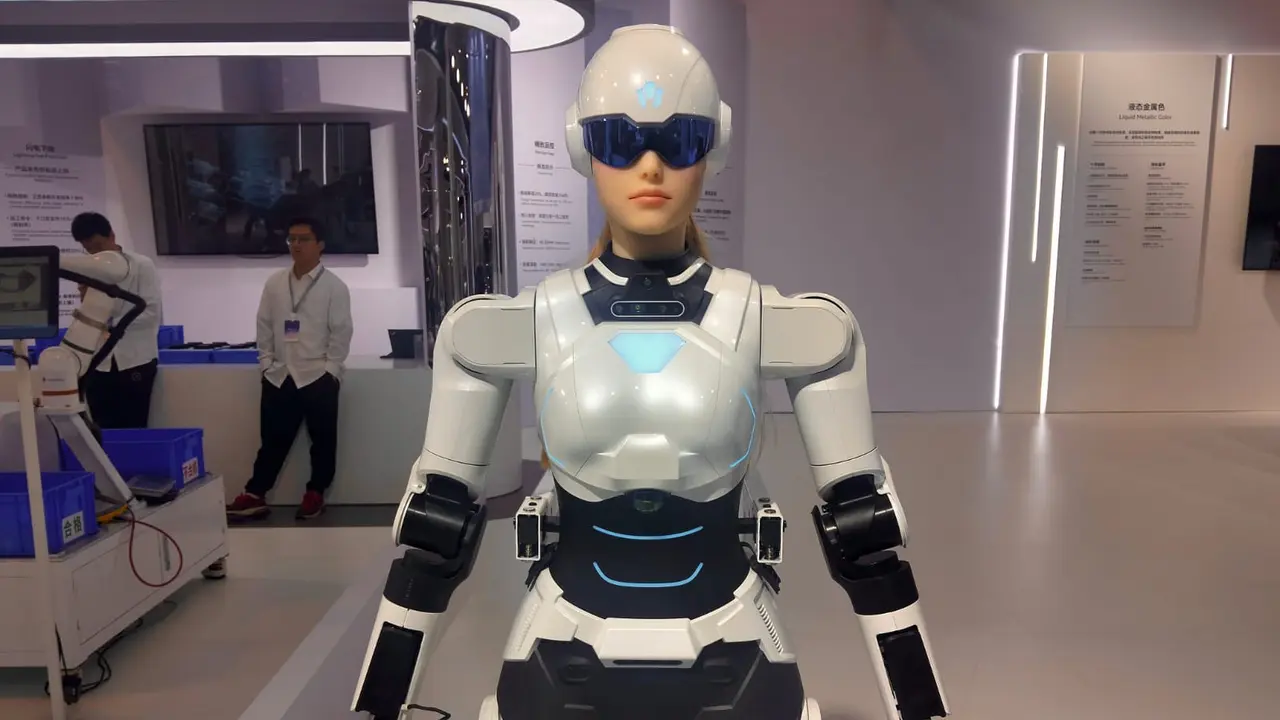 Robot humanoid AiMOGA di Acara OMODA & JAECOO (Liputan6.com/Jonathan Pandapotan Purba)