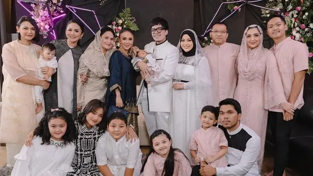 7 Momen Akikah Anak Aurel Hermansyah dan Atta Halilintar, Potong Kambing Sendiri