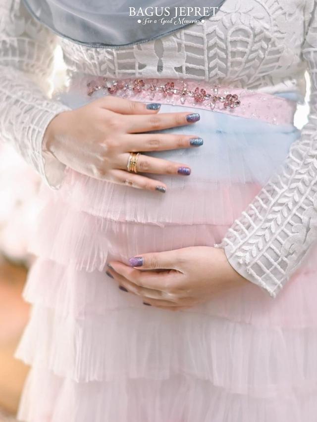 Baby Bump Kehamilan Kedua Aurel Hermansyah