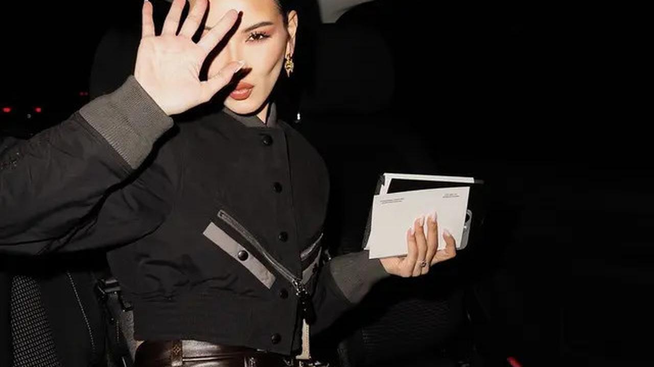 4 Gaya Elegan Alyssa Daguise di Paris Fashion Week 2024, Satu Acara dengan Lisa BLACKPINK