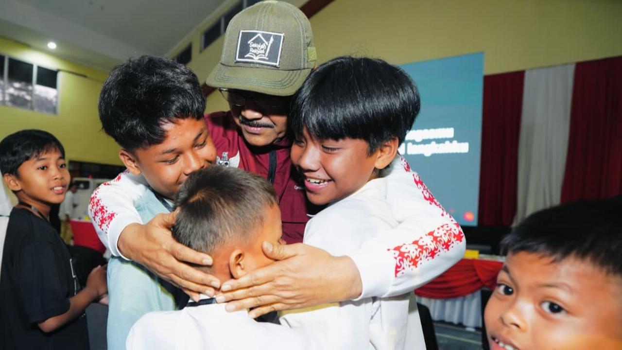 Air Mata Haru di Banjarbaru: Anggun dan Aditya Bisa Sekolah Lagi Lewat Sekolah Rakyat