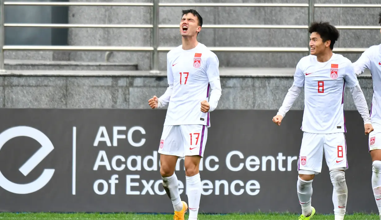 Selebrasi pemain China U-20, Mutalifu Yimingkari setelah mencetak gol ke gawang Korea Selatan U-20 pada laga perempatfinal Piala Asia U-20 2023 di JAR Stadium, Tashkent, Uzbekistan, Minggu (12/3/2023). (AFC/Adam Aidil)