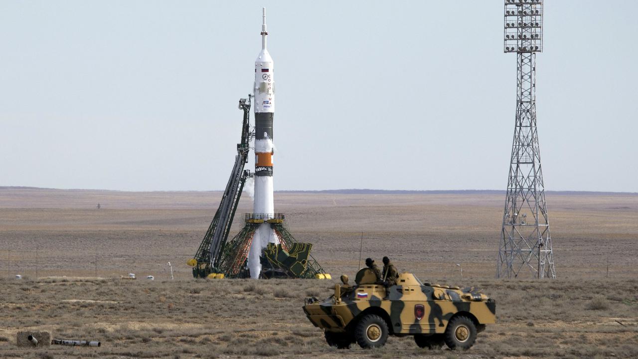 20150902-Melihat Persiapan Para Astronot Siap 'Pelesir' ke Luar Angkasa