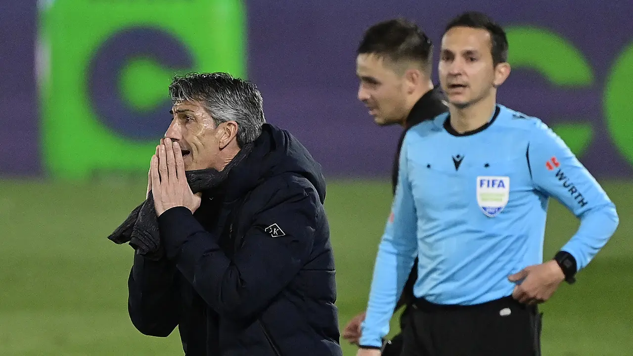 FOTO: Ditahan Imbang Real Sociedad 1-1, Real Madrid Gagal Gusur Barcelona di Posisi ke-2 - Imanol Alguacil