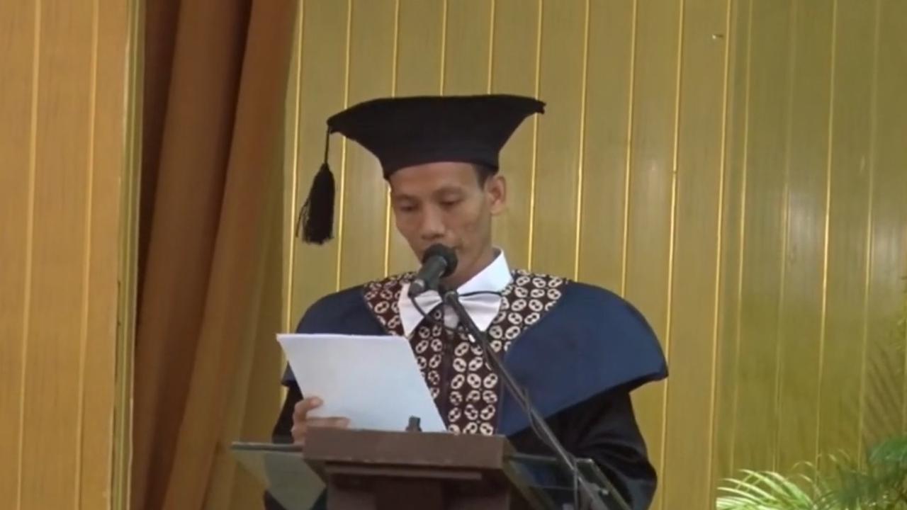 Kisah Inspiratif Marbot Masjid Jadi Profesor