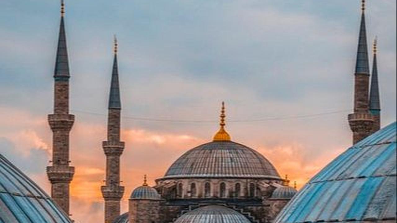 Bacaan Adzan Maghrib dan Artinya