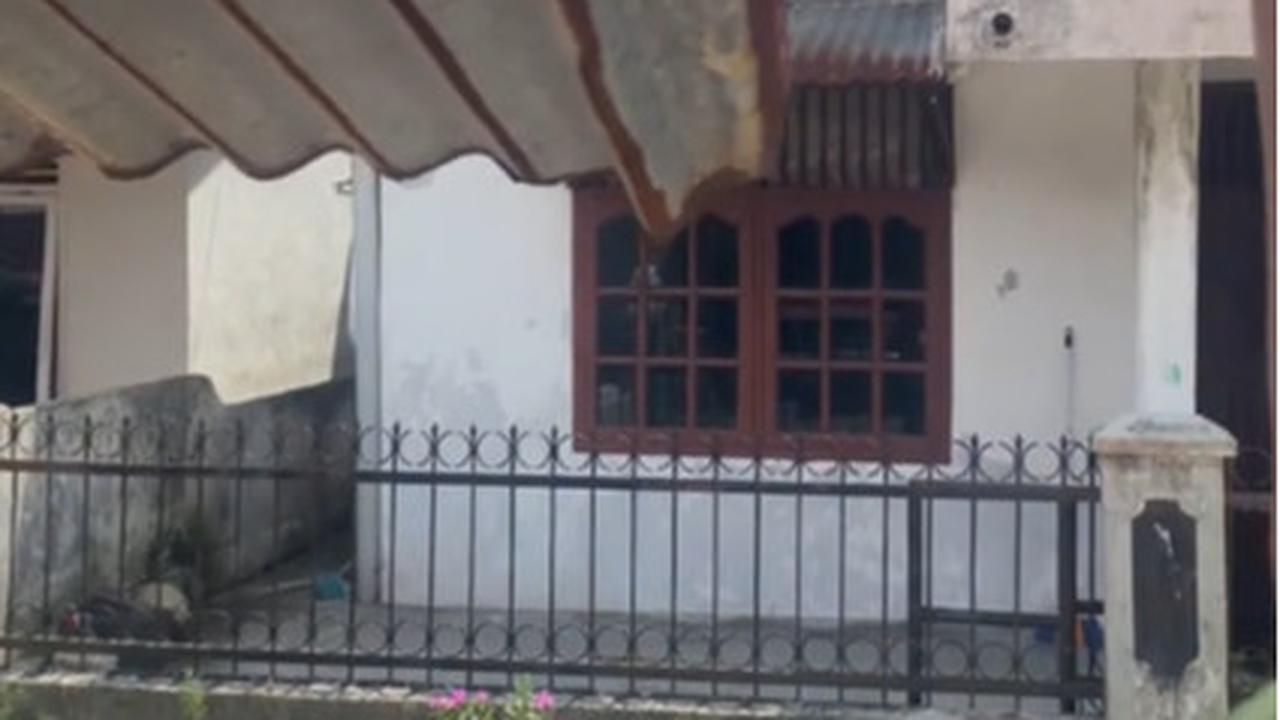 Imbas Cuaca Panas, Momen Pria Goreng Telur dengan Manfaatkan Terik Matahari Ini Curi Perhatian