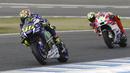 Pebalap Movistar Yamaha, Valentino Rossi, beraksi di balapan MotoGP Jerez di Sirkuit Jerez, Spanyol, Minggu (24/4/2016). Ini merupakan kemenangan ke-113 sepanjang karier Valentino Rossi di kejuaraan balap motor dunia. (EPA/Jose Manuel Vidal)
