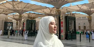 Setelah liburan di Dubai, Aaliyah Massaid lanjut jalani ibadah Umroh ke tanah suci [@aaliyah.massaid]