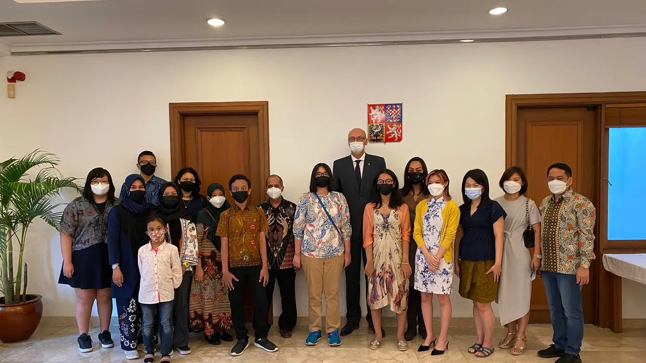 Upacara pemberian penghargaan Kompetisi Seni Rupa Lidice Anak Internasional ke-49