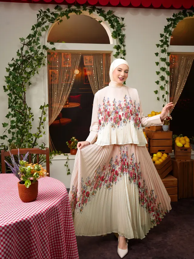 Summer Look yang Ekspresif Jadi Tren, Bermain dengan Motif Lemon hingga Warna Pastel