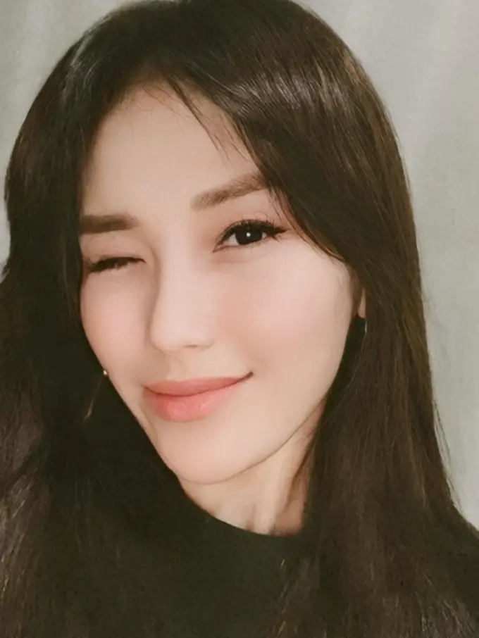 Potret Ayu Ting Ting (Sumber: Instagram/ayutingting92)