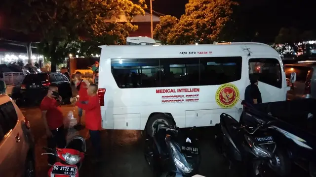 Dini Hari, BIN Gelar Vaksinasi ke Pedagang Sayur di Pasar Tradisional Palembang