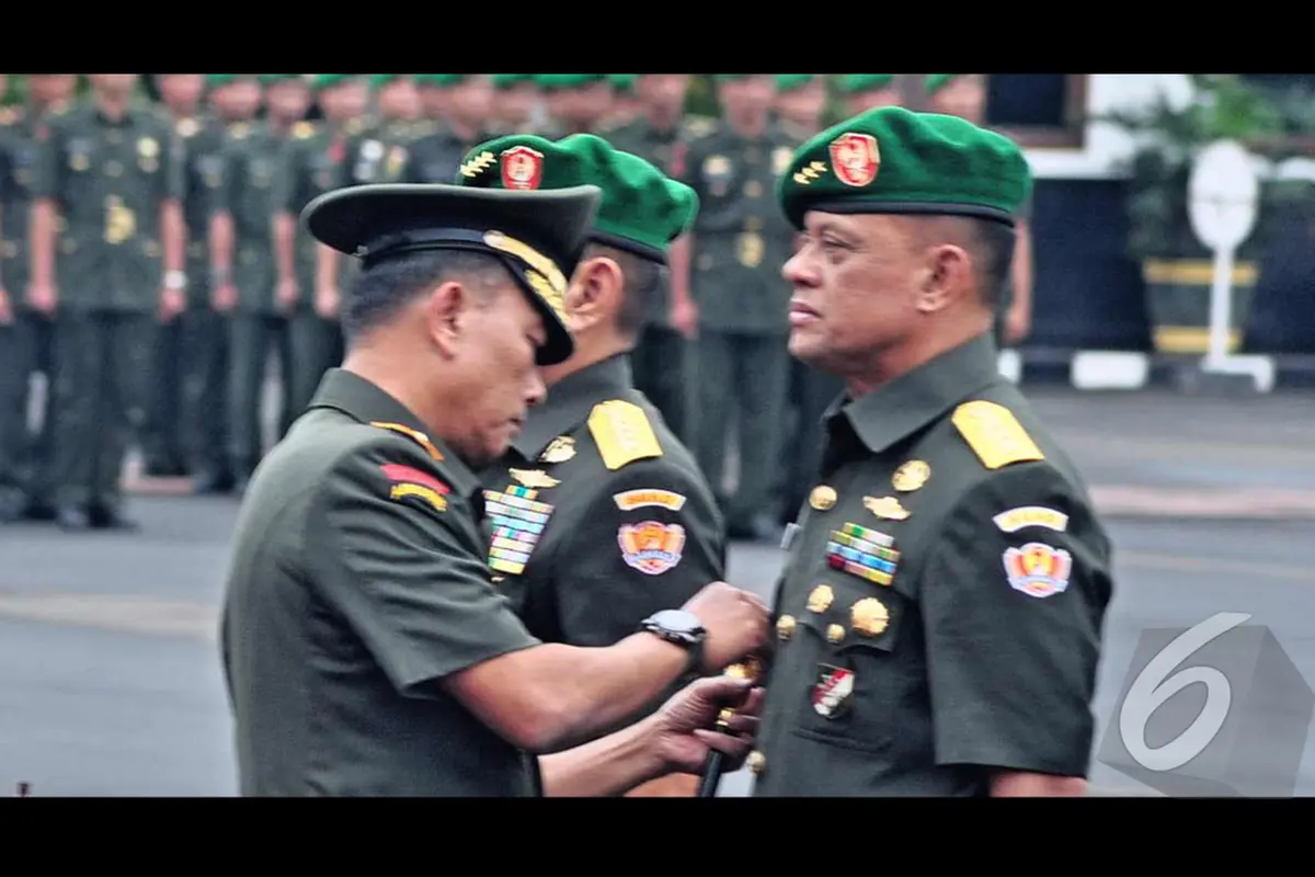 Ekspresi Jenderal Budiman Saat Serahkan Jabatan KSAD