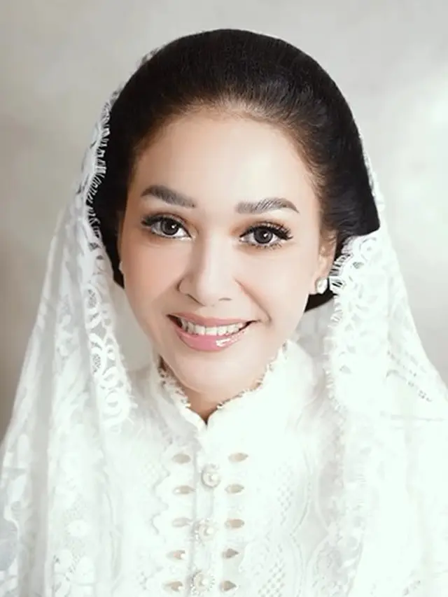 Potret Maia Estianty Sebelum dan Sesudah Make Up Pengajian dan Siraman Al Ghazali (Instagram/@bumiaw)